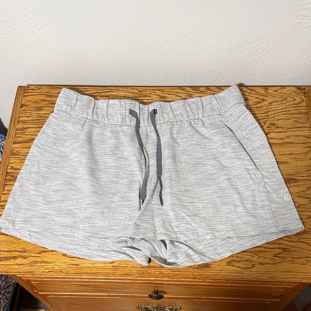 Lululemon On the Fly Shorts Size 10